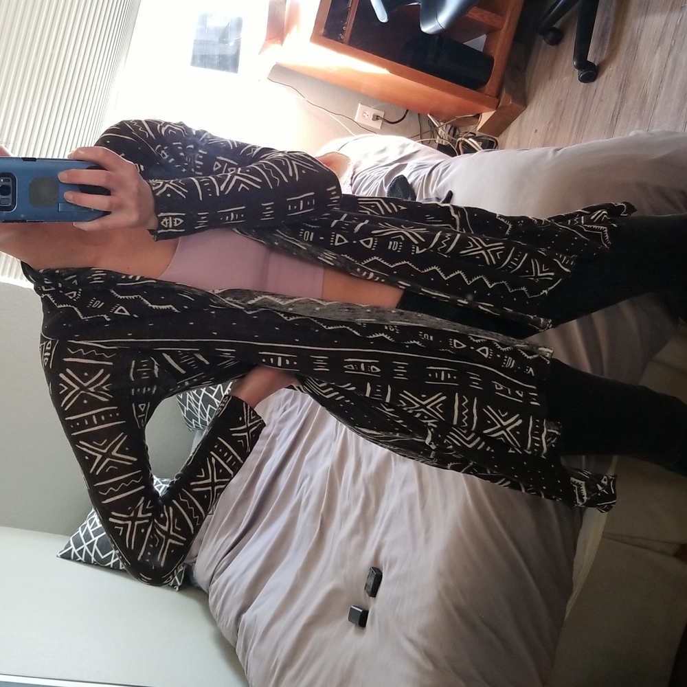 Geometric open lightweight shawl